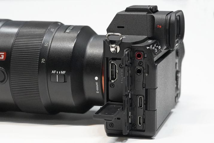 {fBʂ̃C^[tFCXށBHDMI[qWTCỸ^CvAɂȂ