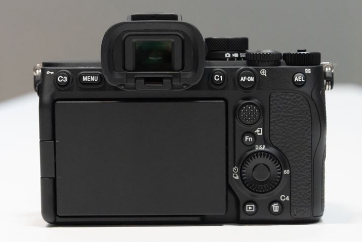 120fps\ΉŖ368hbgEVF̗pB{^ނ͂傫₷`ɂȂ