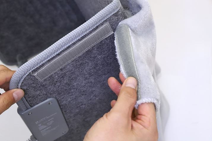 gṕA{̏㕔ɕt̃uPbg\tācc