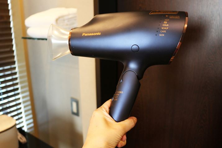 wAhC[uimPAiEH-NA0EjvBZuimC[vƃ~l܂ޕɂAL[eBN̖AbvBwAJ[̖т̃_[WސF}ł܂