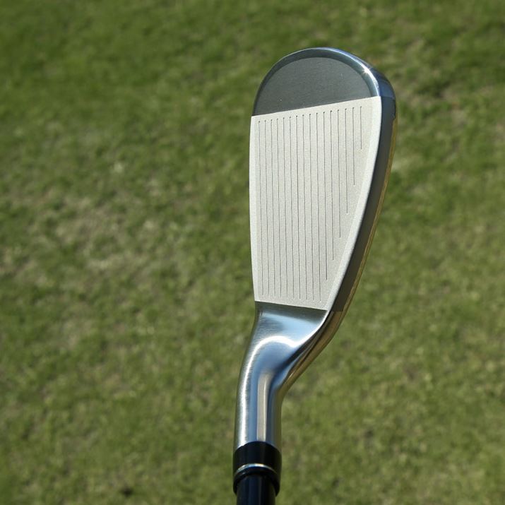 [NVI 12 ACAE9<br>傫߂̃wbhTCYƂtO[XlbNɂASoBԎ肪ZȂقǃu[hׂ߂Ɍ悤ȍHv{ĂA݂͂₷OACAɂ͈SA_ĂV[gACAɂ̓V[v悤ɐ݌vĂ܂