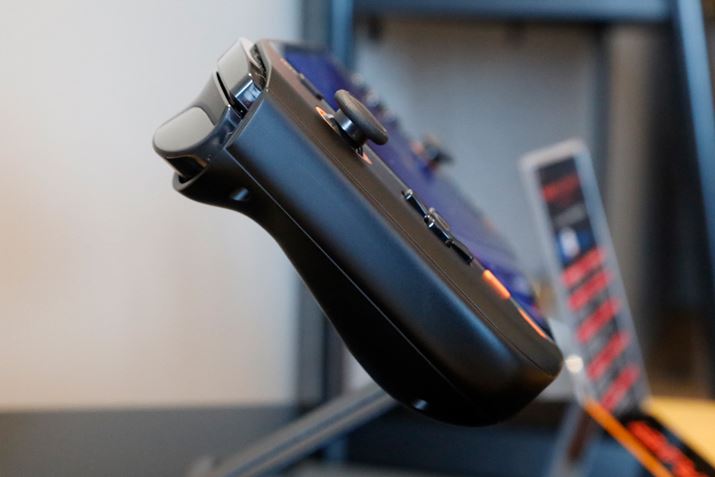 lԍHwɊÂĐ݌vꂽAS̃CBQ[𒷎ԃvCĂɂƂ