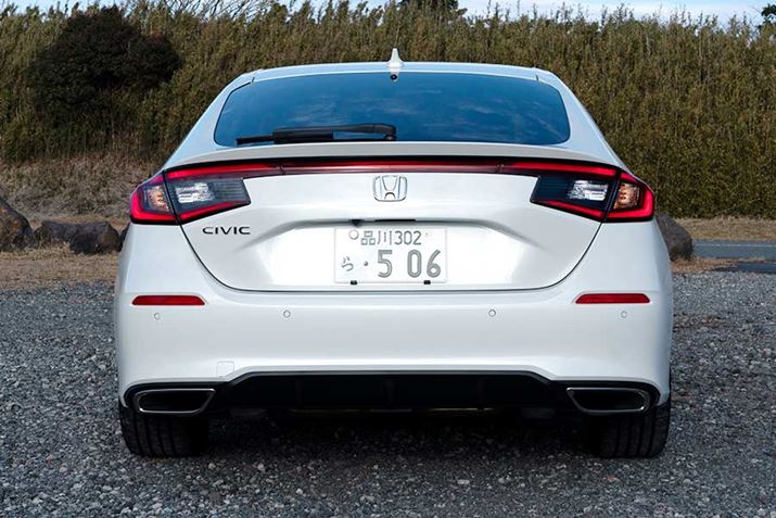 B̍Ԃɂ悭uV[eBOu[Nv̂悤ȃtHB׎̗eς\mۂĂ܂