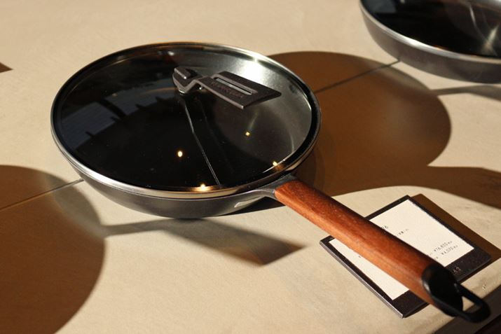 uo[~L tCpv͒~M̍SɁA悭ȂޓƎJ̃z[[R[eBO{čĂ܂BHނo]Ȑuɏ邱Ƃł̂ŁAƒ̃Rłvuߒł̂