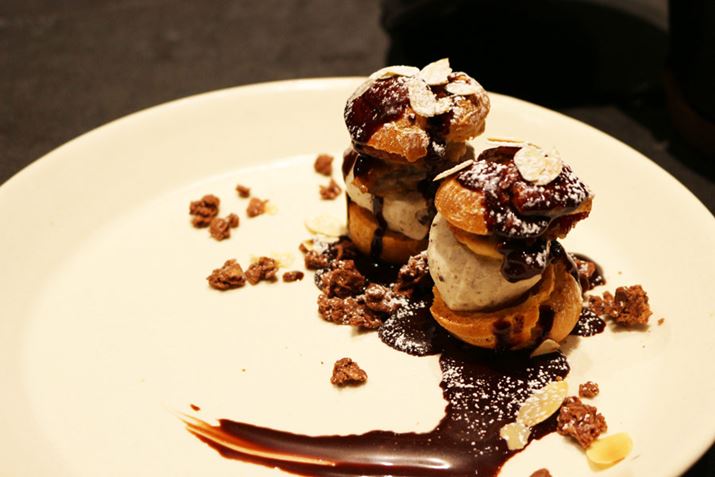 fU[ǵAǂăo[~Liō̂낤HƎv悤ȃj[łAȂƁAV[n̊ԂɋłACXN[Ɏgꂽoiio[~LiŖĂ̂Bj[́u炲ƖoiĩvtBbg[v