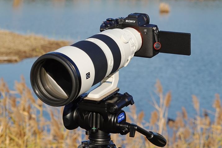 ́A]Y[YuFE 200-600mm F5.6-6.3 G OSSiSEL200600Gjv2{eRo[^[uSEL20TCv̑gݍ킹CɎgpB]ł̐Î~BeʂāAu7 IVvAFr[