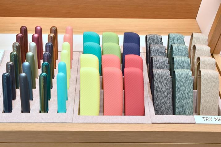 ʐ^ɕԂ̂uhAJo[vBA򊴂̂u^bNhAJo[v5FA㎿d̂A~jEfނ́uA~ihAJo[v5FA̓pxł܂܂ȍʂɕωuI[hAJo[v3FAă|bvȐF́ulIhAJo[v3F̑S16FBƉÉAq́uX[uvƁuX[u{v