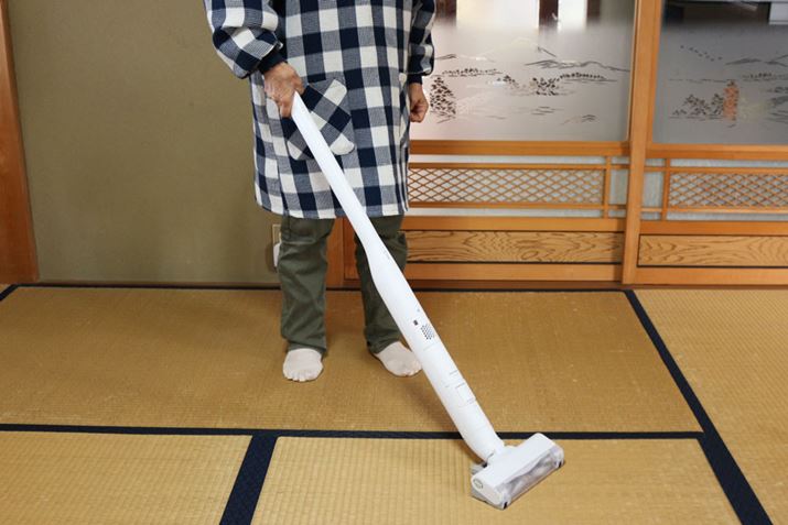 _Xg{bNXȂ|@{͔̂ɃXŁATCY213ij×130isj×1,030ijmmB̐g145cmłAg͈Ȃlq