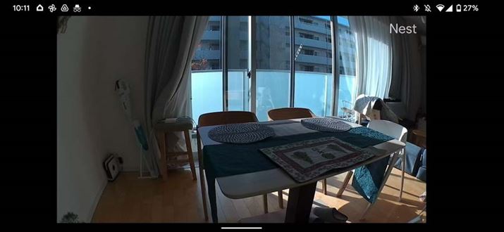 tHDAHDRΉ̉f̓X}[gtHŌɂ͏\̉掿BHDRΉȂ̂ŁÅO̕i܂Ńob`邭fĂ܂