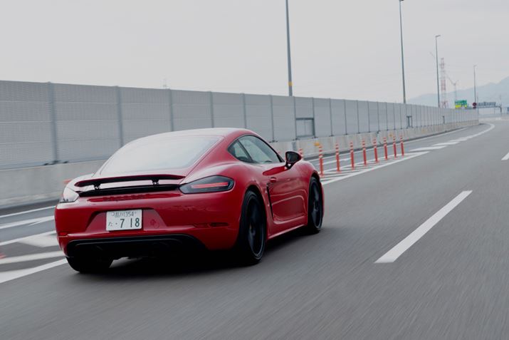 @葬xt߂ŃN[WO΃b^[QP^RL^\B125km/hɒBƃX|C[Iɗオėg͂ጸAxȃ[hz[fBO\ɌBȉ̑xłX|C[͔CӂŗĂ܂