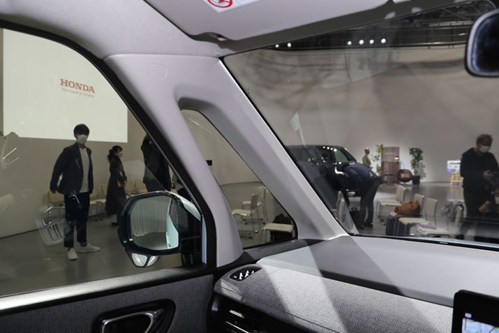 V^uXebvSvAs[͐70mmނĂقAOp̉LA蕥邱ƂȂǂɂĂȂȂߑO̎EコĂ