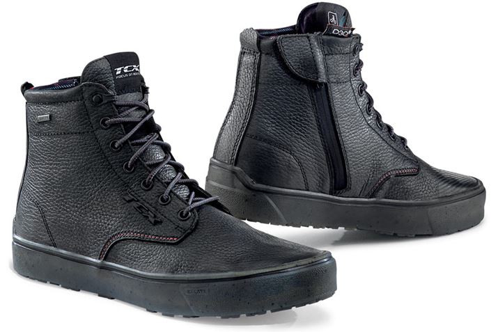 u_[gEbhvV[Yɂ́AAbp[ɃtOCvAhu GORE-TEX̗pu7305G _[gEbh GORE-TEXvCAbvĂBJ[̓ubN݂̂ŁAi27,940~iōj