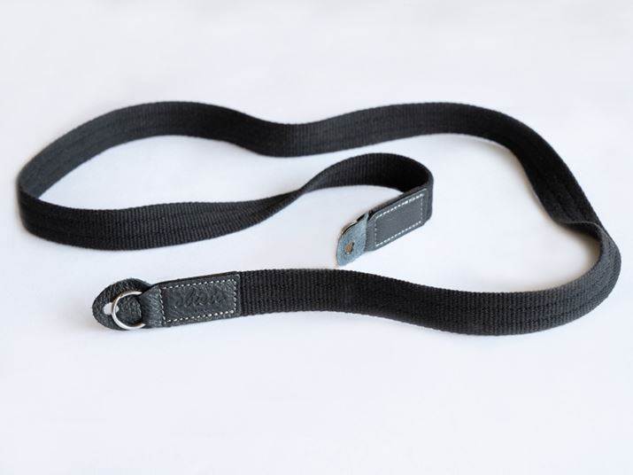 uOBIXgbv O^Cv^2cm^100cmv񂩂炩gpC[WBȂAuOBI MONOCHROMv́uOBIXgbvv́AO^Cv̂قɁAtR^CvpӂĂ