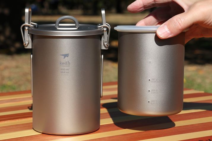 Ci[|bĝق߁AAE^[|bg̒ɓƌԂł܂B̂قɂł4cmقǂ̋Ԃɗ܂MACi[|bg̐HނƂdg݁BHނ̓Ci[|bgɒ΂Ȃ̂ŁA`^ł͂łSzȂ̂ł