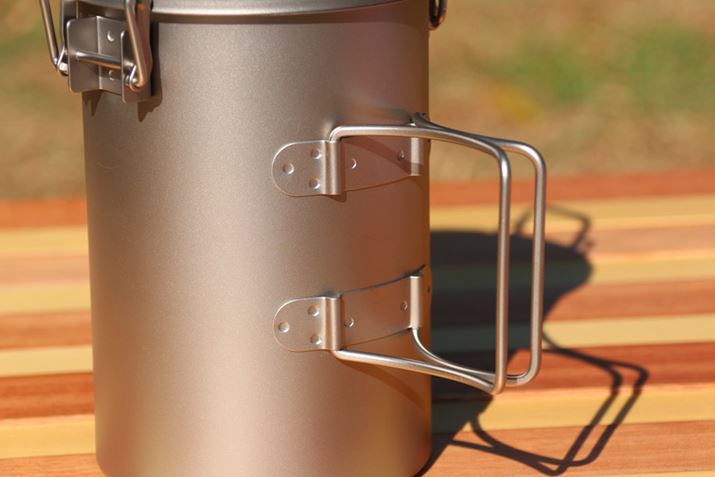 Ȃ݂ɁA܂肽ݎ̃nhtĂ̂ŁAoԂŉM΁Ao[i[牺낷̂胉NɁBO[u͂߂ĂĂ般TCYł