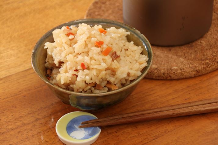 łAqɐt΁AȂȂdオBHĂ݂ƁAHقǂ悭ABAђ̑ΗȂ̂A|bg̏㑤Ɖł̖͂̔ZႢ܂i߁jB݂͂́AOɂƍĂ理ق܂