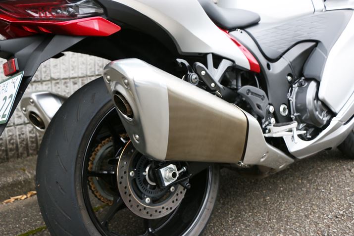 E2{oꂽ}t[SSƈقȂ镔B傫ȃTCT[͔͂