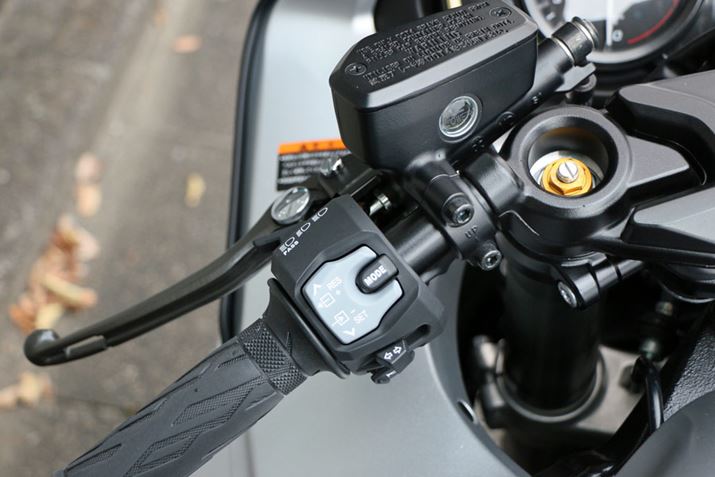 s[h̐؂ւȂǂ͍葤̃{^ōsBsȂ̃[h̐؂ւɂ͑ΉĂȂ