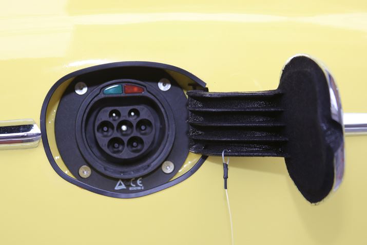 tgGu̒ɁA[dgݍ܂ĂBt[d܂ł̎Ԃ́Aƒp200Vi16AjgpŖ9