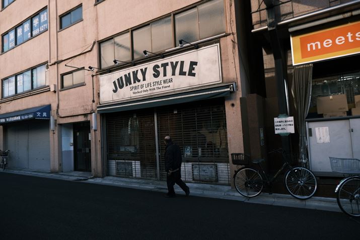 amX̊ŔBNVbNlKA23mmɂĎBeBc݂Ȃl܂ŃV[vFUJIFILM X-T30 IIAXC15-45mmF3.5-5.6 OIS PZA15mmi35mmZ23mmjAISO100AF3.5AIo␳-1.0EVA1/140bAiDAEAJPEG FINEBeʐ^i6240×4160A12.1MBj