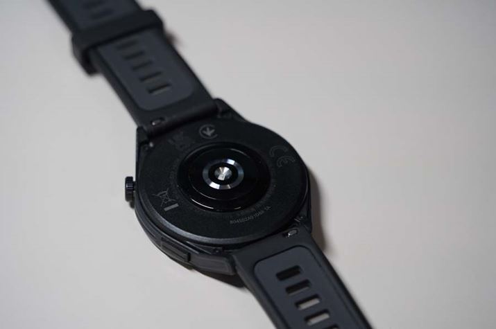 {̔wʂɓڂꂽSZT[̓Abvf[gꂽuHUAWEI TruSeen 5.0+v̗p