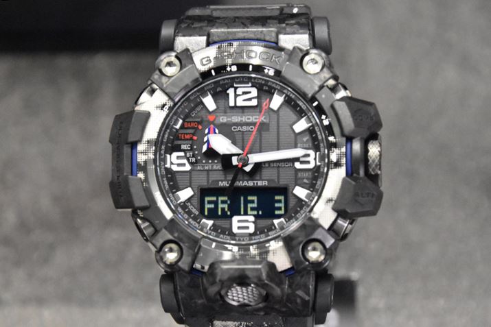 `[J[̃u[AzCgAbhFɂAohƗu^ɂ̓`[S{ȂǁAR{fȂł͂̃XyVȎdl