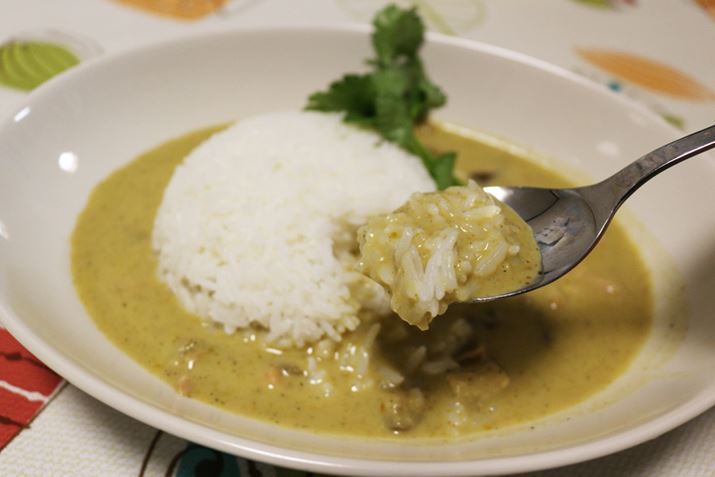 AO[J[ĐHׂĂ݂܂BXv[ꂽuԂA͂񂪃ppƂĂ邱Ƃ킩܂BJ[͂̂ЂƗЂƗɃR[eBOAWX~Ă̍ƃ~bNXāAiA{ĂŐHׂĂO[J[fRB̂͂́AXŏoĂ邲͂̐H⍁ƕςȂxƌĂߌł͂܂