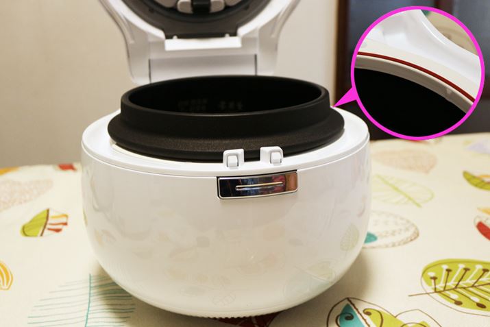 H`̓́AъɃZbgɉH̏㕔܂Ǔ͂ݏô|CgBH̏㕔ԂŔM₷ƂɂAӂڂhƂłAΗ͂ŕȂ理グ邱Ƃ\ɁBHڂ镔ɂ́uMOviԂjĂAM𓦂Ɍ悭M܂