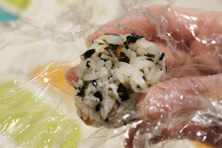 Ⓚĉ𓀁E߂sĂēmׂ肭ȂAɂɂł̂Cɓ悤łBʐ^̏ɂ́AÂqHׂpBÂq̔{ȏHׂĂ̂ŁuƂ񂾂Ǝvvƕ񍐂Ă܂