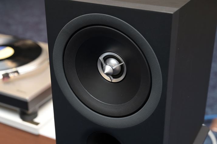 2EFChCo[uAdvanced Phase Precision DrivervBcC[^[[ɃcC[^[ɂ͍̈ʑ𐮂^イ́uLinear Phase Plugv𓋍