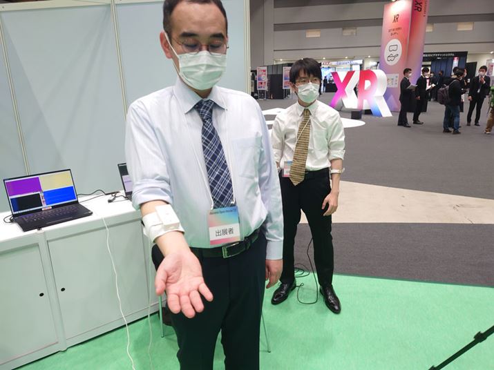 ^𑼐lɓ`fXg[VBZVOfoCX𑕒̐lw𓮂ƁAAN`G[VfoCX𑕒O̐lɂ̓dCMƂĉ^_oɓ`A悤ȓBlƂɈقȂ銴o^œKĂ̂Zp̃|CgƂ