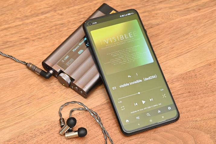 Bluetooth͂pyXjÓAX}[gtHƃP[uXŐڑły͓IBg悭AX}[gtHCŉyyސlɂЎĂ炢@\