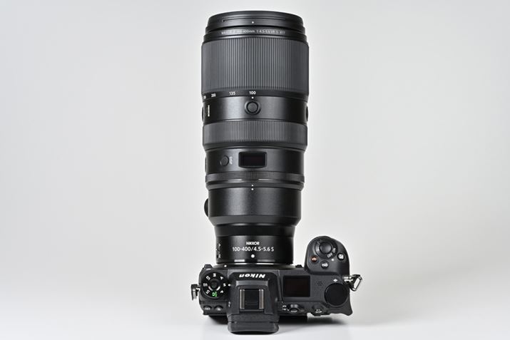 TCY͖98mmiőaj×222mmiY}Egʂ烌Y[܂ŁjŁAdʂ͖1435giOr܂ށjA1355giOrȂjBœ_400mmΉ̒]Y[YƂĂ̓NXŌyʂBɍilœ_AʊE[xmFł郌Ypl𓋍ڂĂ