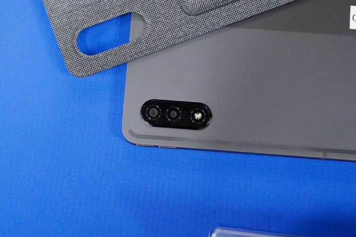 wʃJ500f̍LpJ1300f̕WJiAFj̃fAJBOʃJ͖800f