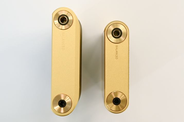 {̏㕔̃wbhzóB3.5mmAoX4.4mmoX2npӂĂ