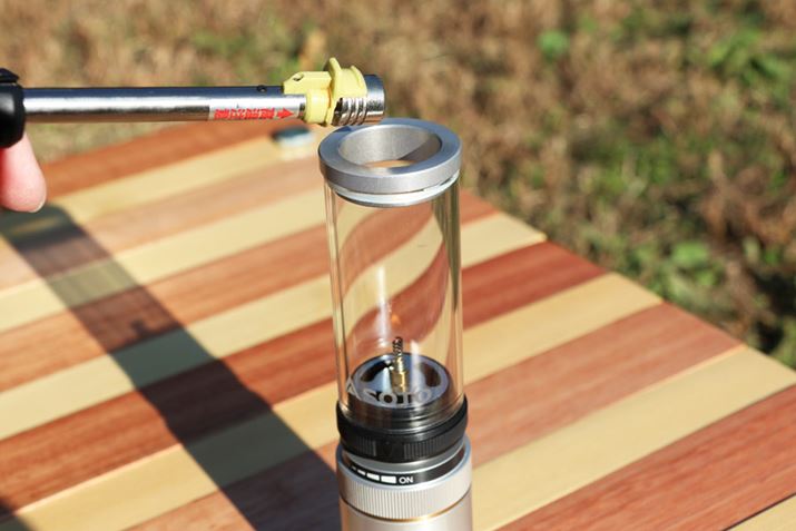 O[ȕ㕔ɃC^[Ē΁Bœ_΂͊ł