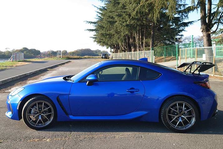 18C`́uBBS RI-Ai037jv𑕒lqB͋C͈ςăX|[eB[܂BƎlւŒnʂފooIɒł܂BuBBS RI-Av̓X[p[GTƂ[XɎQ킷BRZuhȂ̂ŁA[XJ[ۂ͋CObƍ܂܂