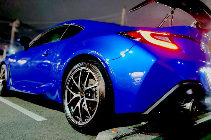 10NoĂAԂ̃JX^}CY͊ýBA~zC[̃C`Abv͌ڂƐ\コʂɍ̂ŁALIXX܂