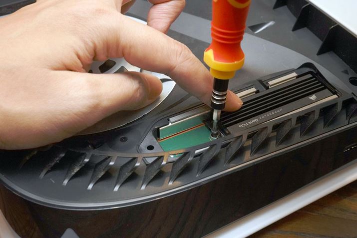 SSD݁AオȂ悤ɎwŉԂŃXy[T[ƃlWŒ肵܂