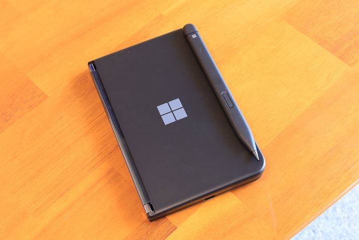 Surface Xy2̂܂܃}OlbgŌŒłSurface Duo 2yJo[BJ𓋍ڂȂ̃{fBیł