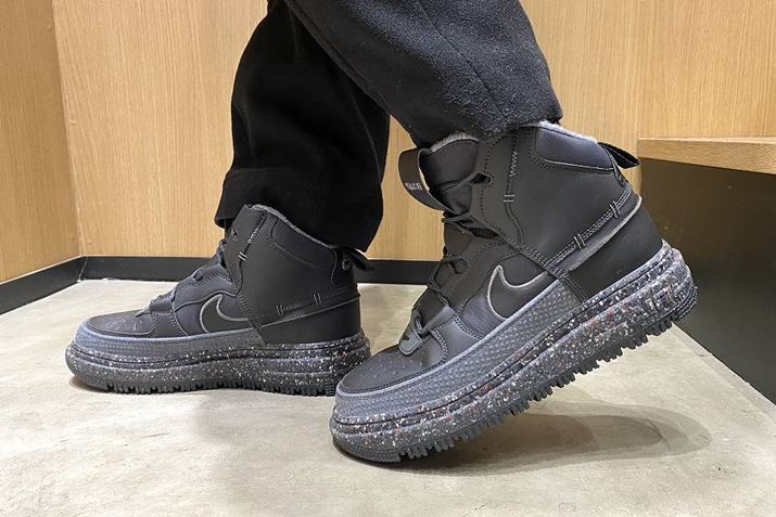 Ŕ͂̂郋bNX́A^~̒Ȃ̃ANZgɁBHɂ̂ŁAVւ̔ƂĂœKł