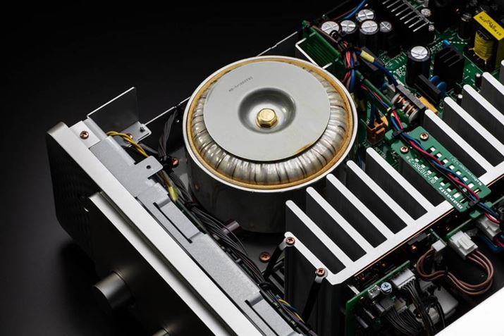 dɂĂANXő勉̃gC_gXƃJX^RfT[ɂnCXs[h]T̂ds