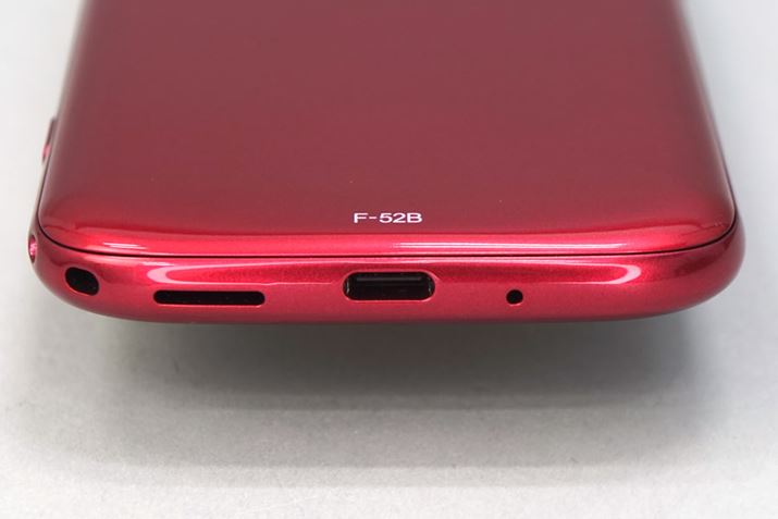 {fBʂɂUSB Type-C|[gƃXs[J[z[AXgbvz[zu