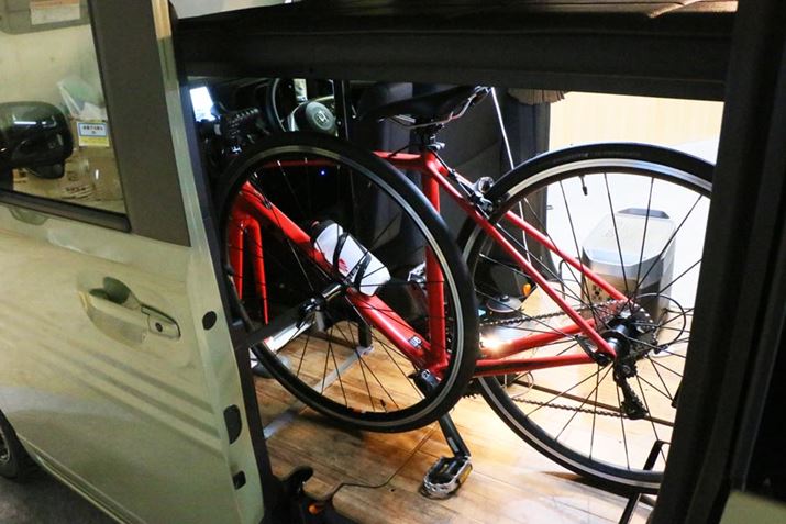 WԂɂ̓xbh̉Ƀ[hoCNς܂ĂB傫ȉוڂ܂܎Ԓł͕̂֗BȂAʂɓ\ꂽ{[hii69,300~j̓IvV