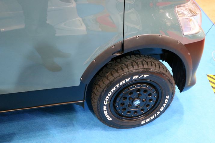 ԍグAI[o[tF_[𑕒ăzCg^[̃^C𗚂ƁACɌڂAObVuɂȂ