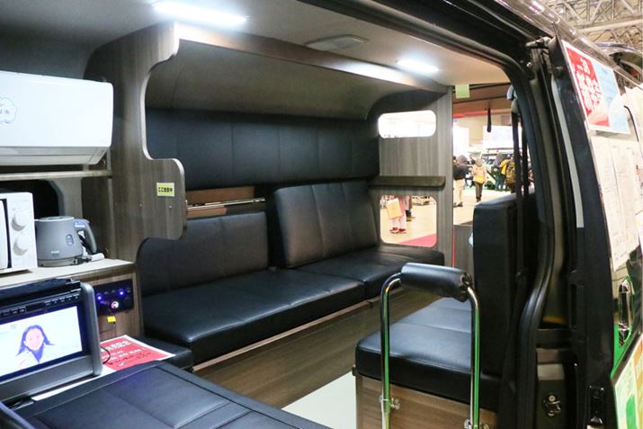 Eɑ傫߂̃\t@𑕔BȂ胊bNXĉ߂ȋԂ