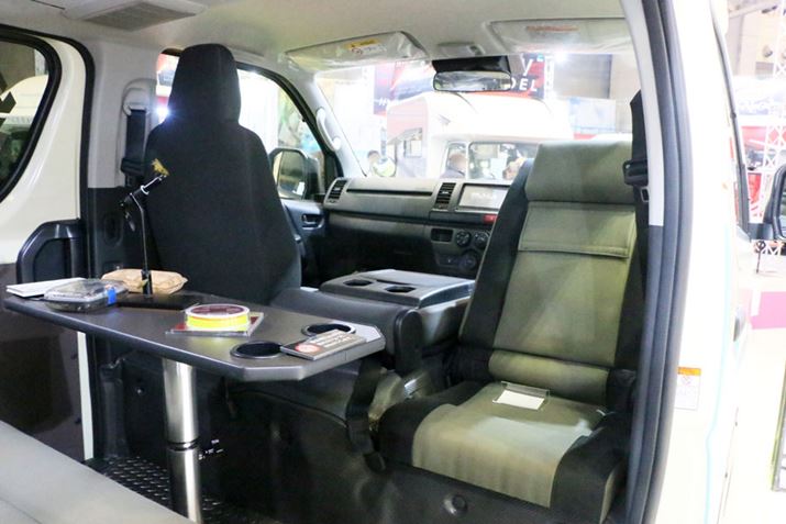 ^]ȂOɓ|A̔wʂɍ@\ځBV[g]邱ƂȂA킹̏Ԃ