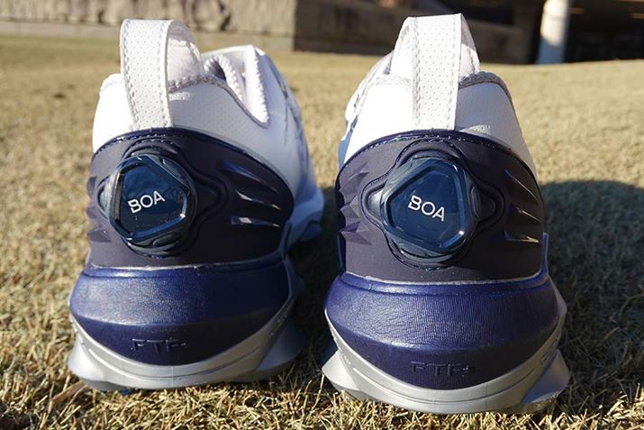 y3zFTF+~bh\[̏㕔ɁAɍdČyʂȃq[JE^[łƂƃz[hB3D̐`ɂAXCOɗ͂̂镔ʂT|[g܂