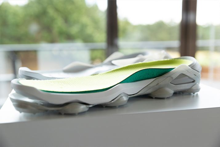 y2z`OɂĎgfނ͐VɊJꂽEVAfށBÓuTour-XvɔׂăNbVjO\悻13߂ĉKBƂɂ́uFTF+vƂʂ̍dEVAfނgAƂݍł܂BɂAsуXCÕYu}Ă̂