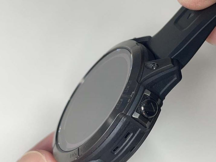 ufenix 7 Sapphire Dual PowerṽP[Xɂ̓Tt@CAKX̗pĂ܂B`^̃x[Ƒgݍ킹邱ƂŁAϋvɉĖ73gƂy